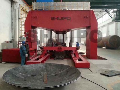 Dished head pressing machine